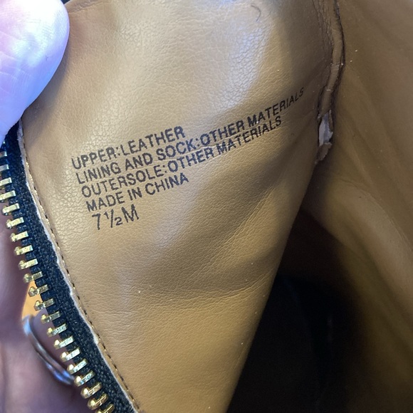 Banana Republic Womens Size 7.5 Black Leather Heeled Booties Gold Side Zipper - Picture 14 of 15